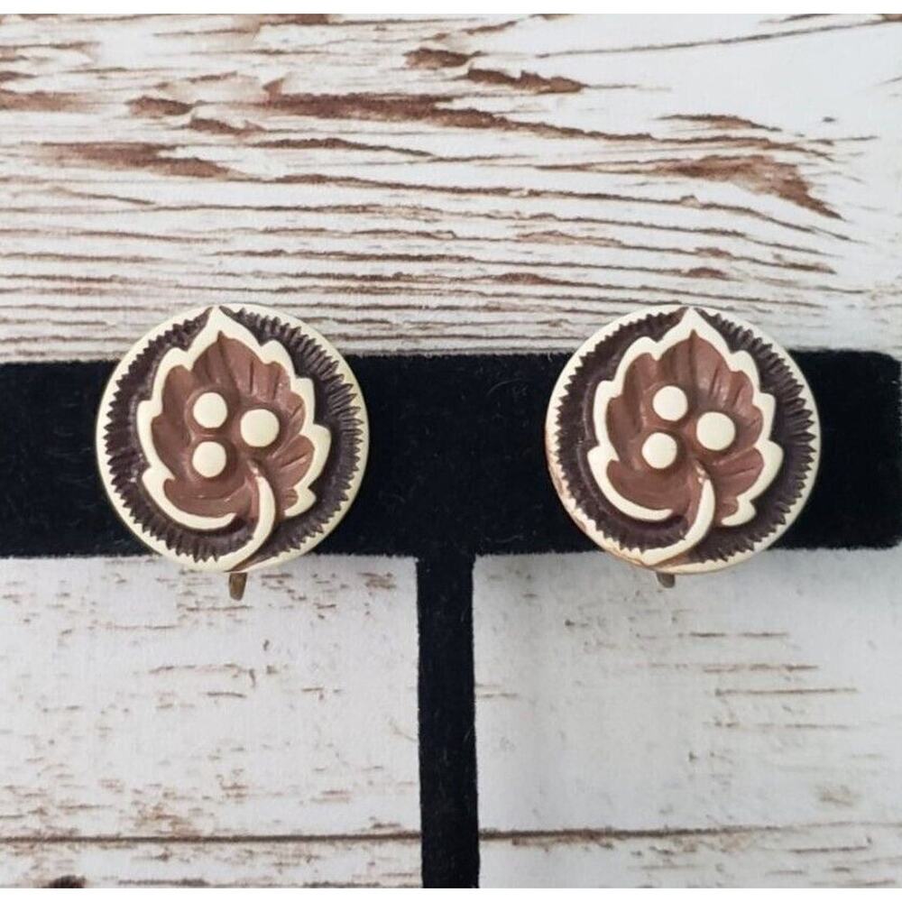 Vintage Screw On Earrings - Cream & Brown Leaf in Circle